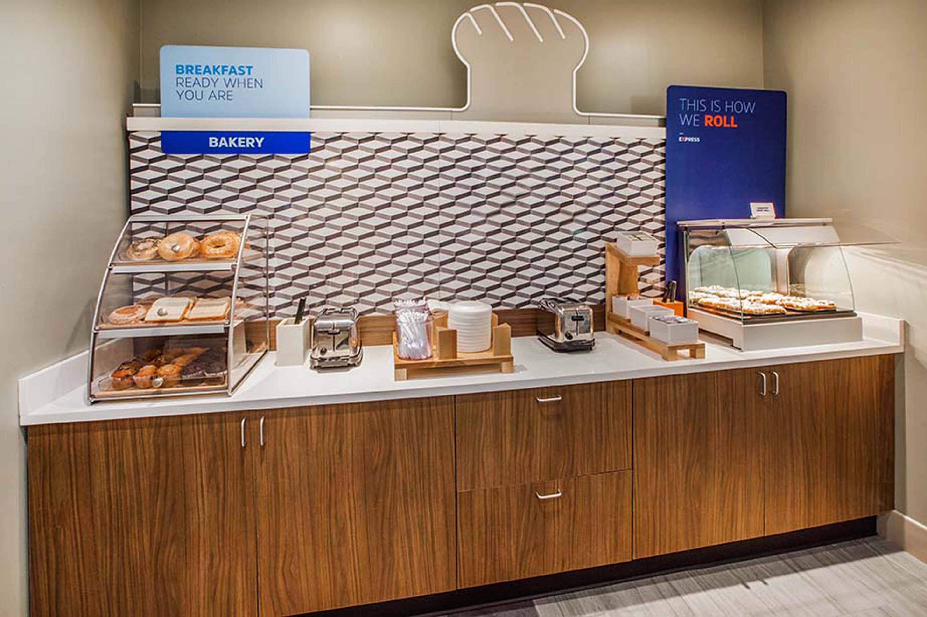 Holiday Inn Express & Suites Madison-Verona By Ihg Ngoại thất bức ảnh