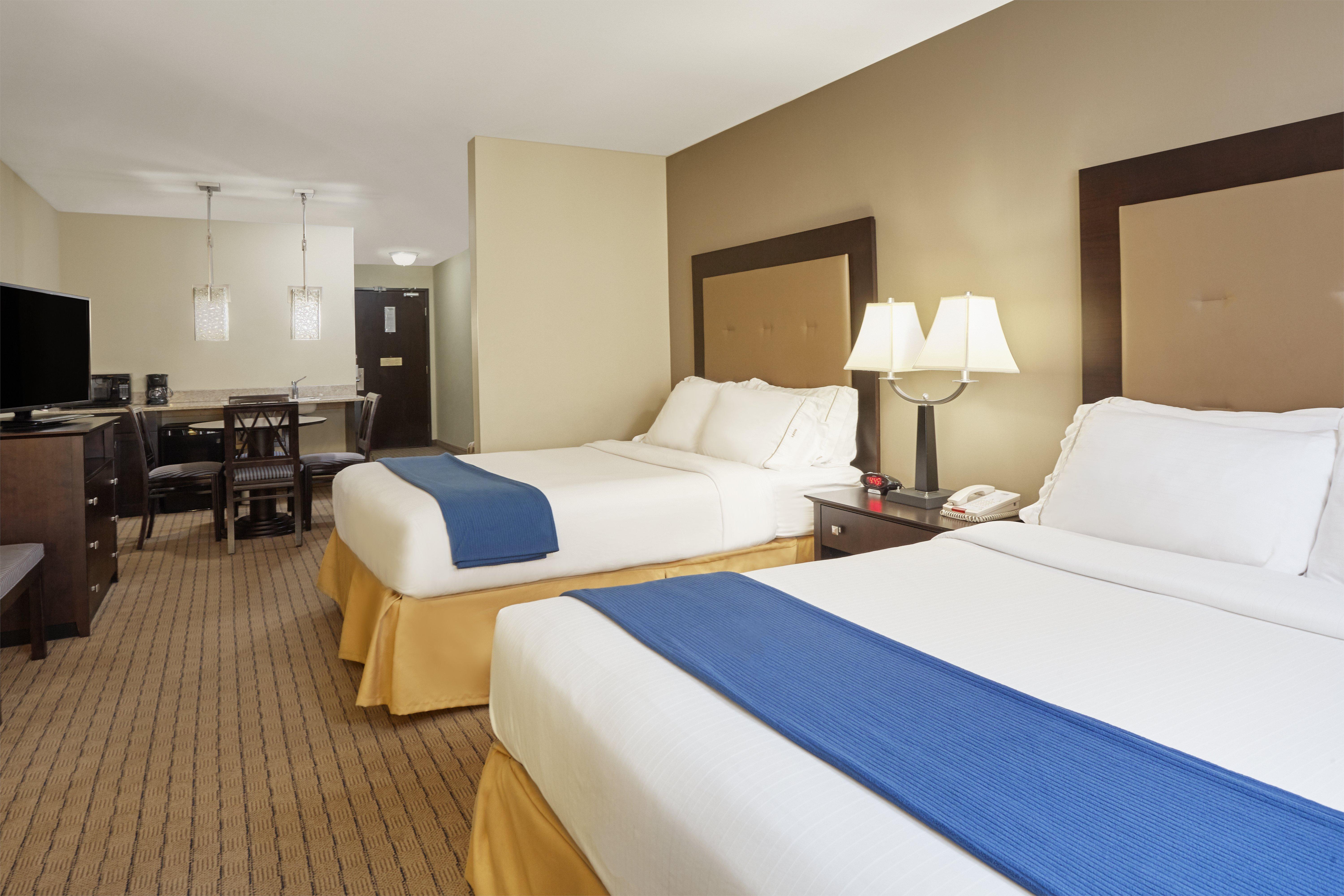 Holiday Inn Express & Suites Madison-Verona By Ihg Ngoại thất bức ảnh